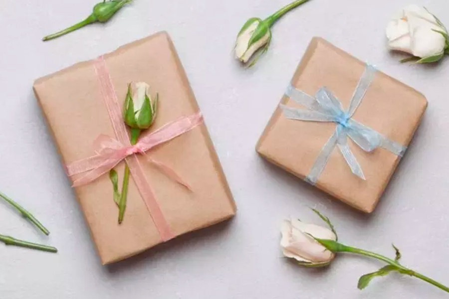 Wedding Gift Ideas Here's 10 Practical & Thoughtful Presents You Can Gift