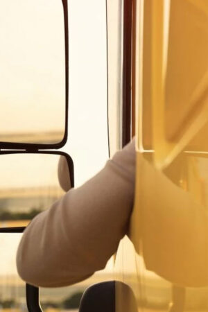 The Perfect View Understanding the Importance of Mirror Type and Placement for Your Truck
