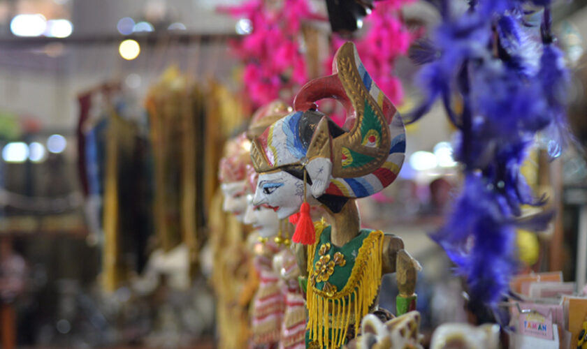 7 Problems People Face When Choosing Adult Costumes For Christmas