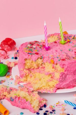 5 Scenarios When Pre Designed Cakes Work Better Than Custom Orders