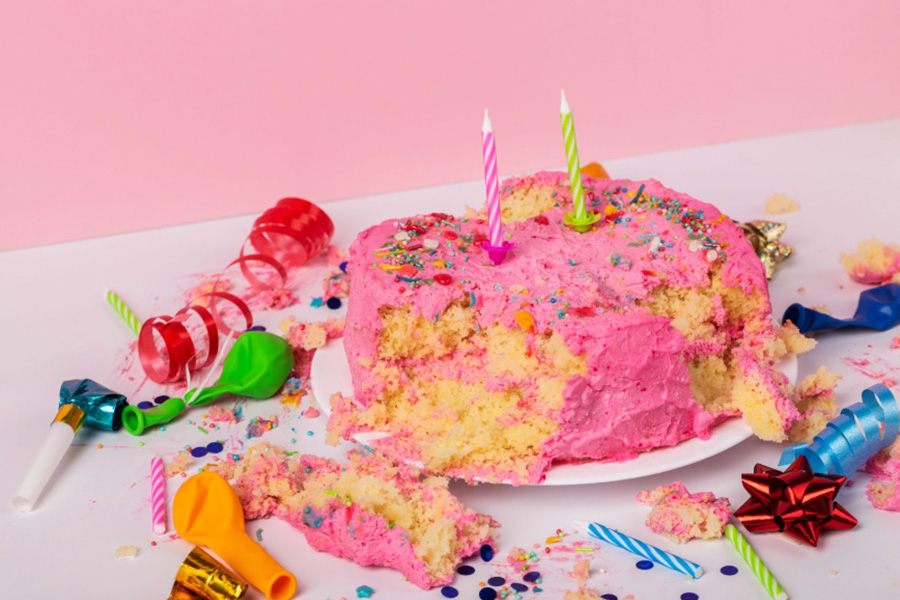 5 Scenarios When Pre Designed Cakes Work Better Than Custom Orders