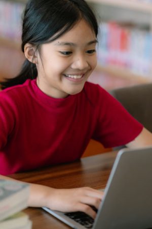 6 Pros and Cons of Online Primary Chinese Tuition in Singapore
