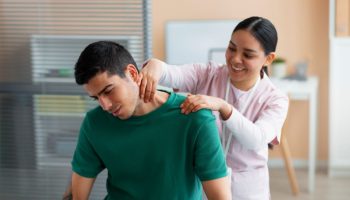 What to Expect During Neck Pain Treatment with a Chiropractor in Singapore