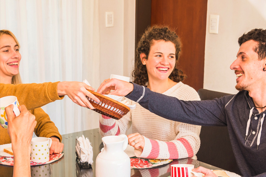 The Unspoken Rules of Opening a Cookies Box in Group Settings