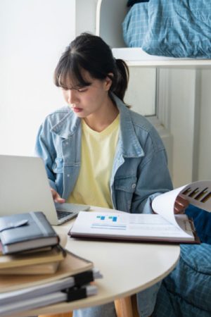 How Online Tuition Chemistry Helps Students Learn More Flexibly