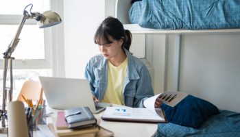 How Online Tuition Chemistry Helps Students Learn More Flexibly